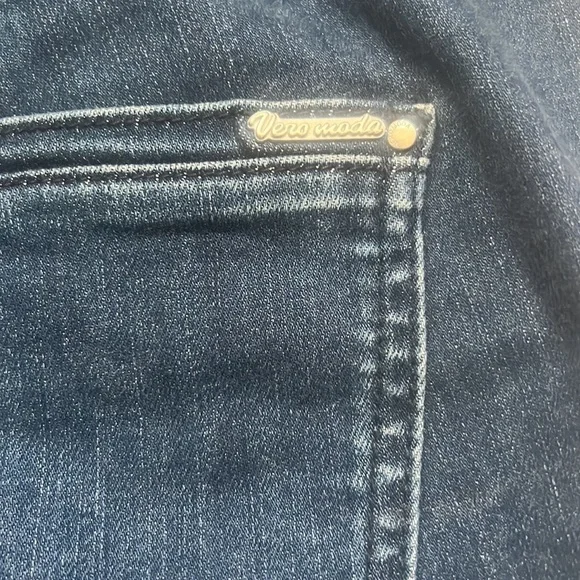 VERO Moda Split Front Boot-Cut Jeans - Picture 7 of 8